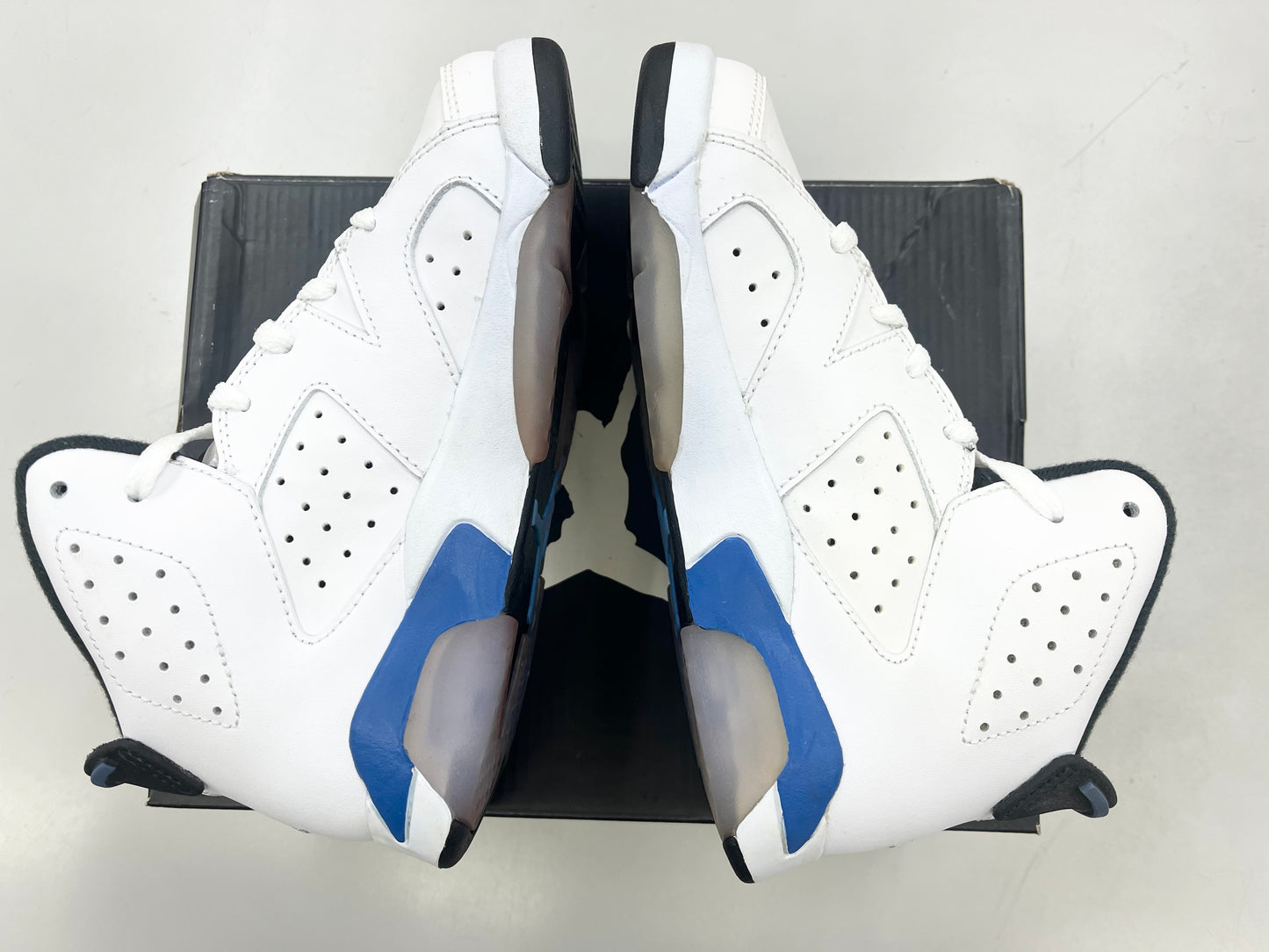 SZ 13.5C. 2015 Kids Jordan VI Retro Sport Blue.