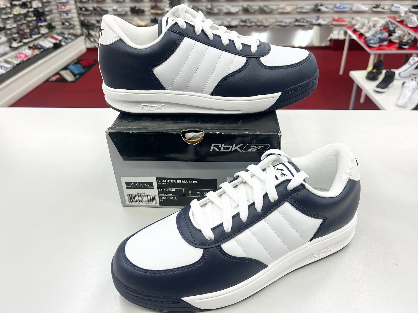 SZ6Y. Kids Reebok S. Carter Bball Low Navy.