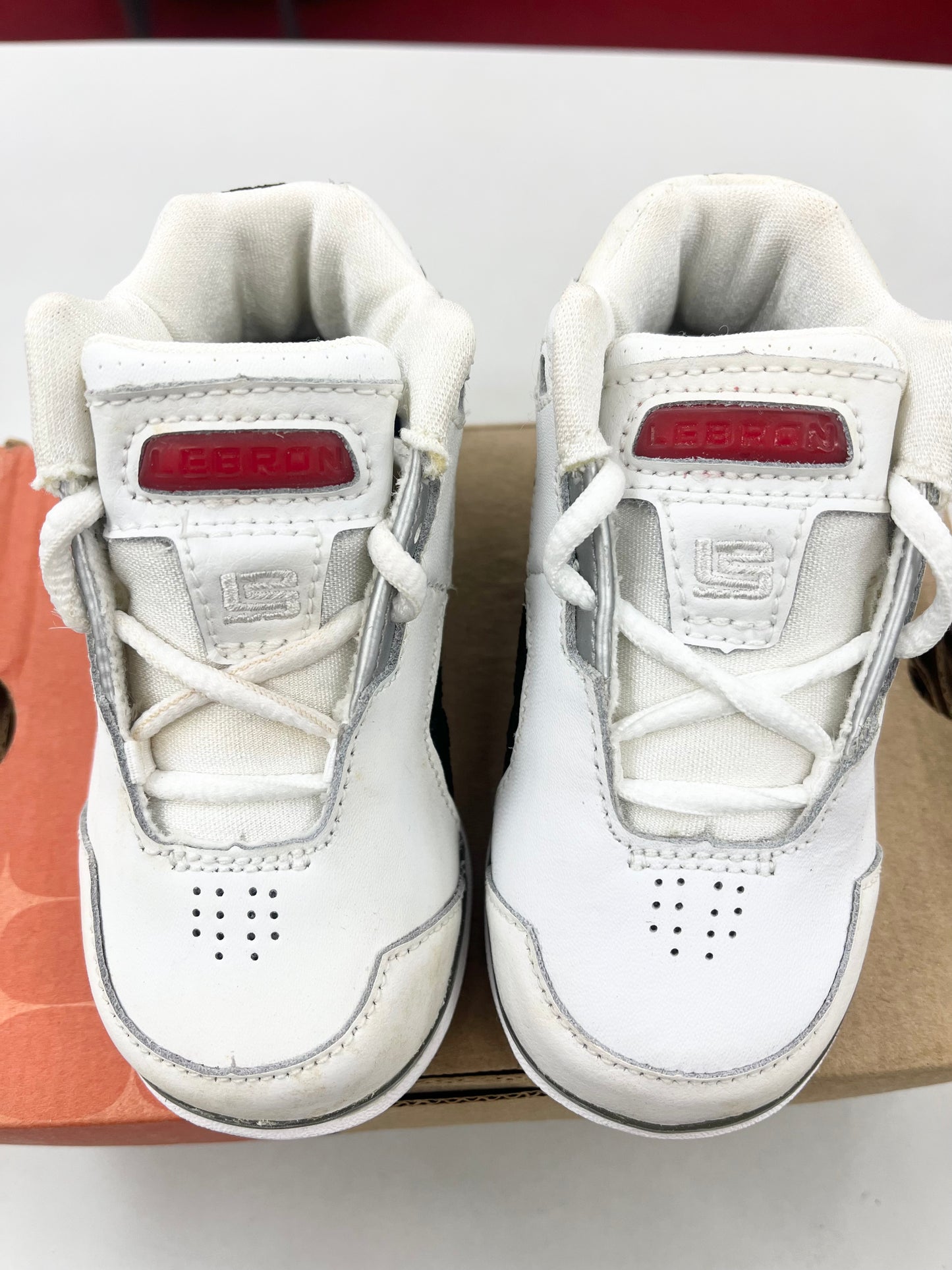 SZ 6C. 2003 Baby Nike Lebron 1.