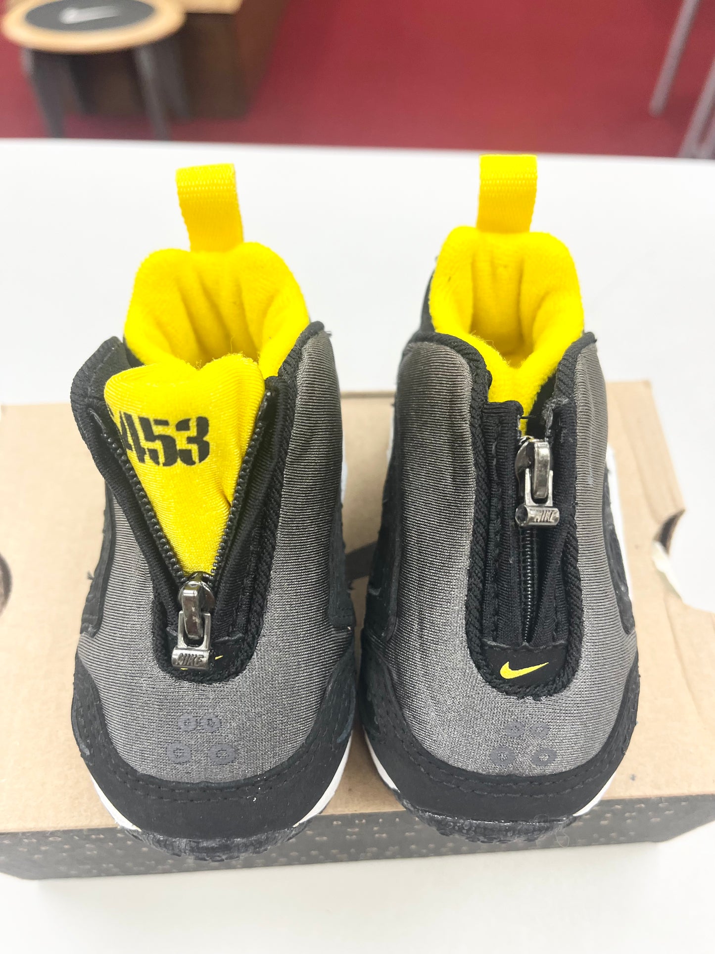 SZ 2.5C. 1999 Baby Nike Sunder Max.