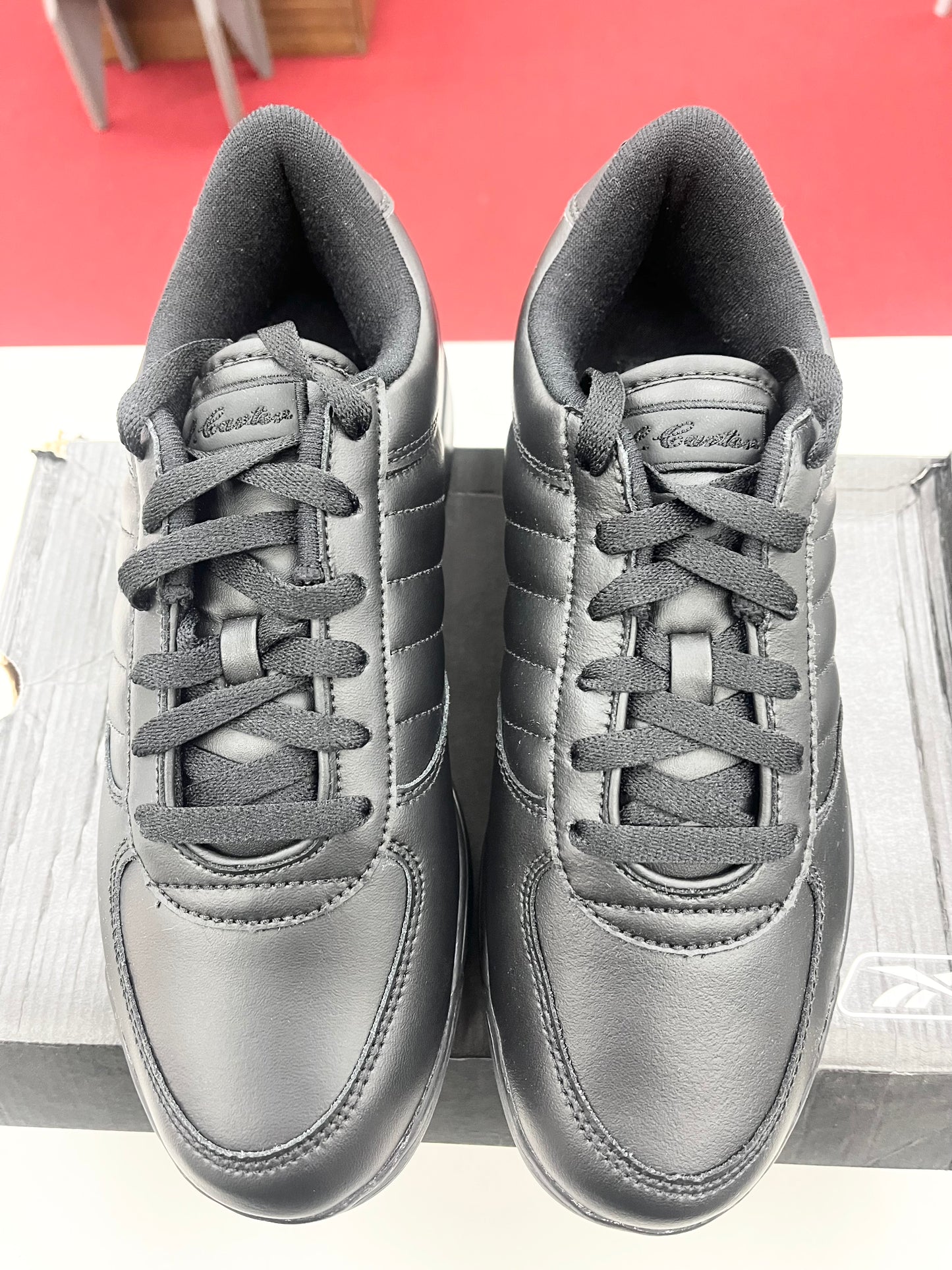 SZ 7Y. Kids Reebok S. Carter Bball Low.