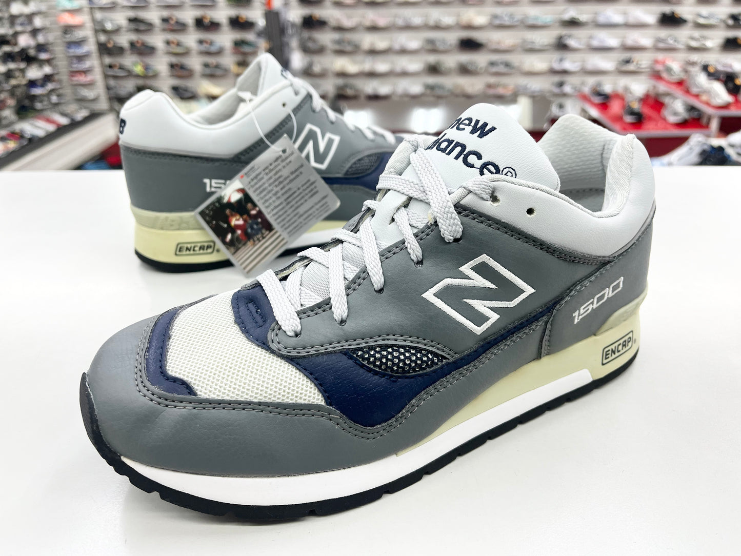 SZ 6 Men. New Balance 1500 Grey.