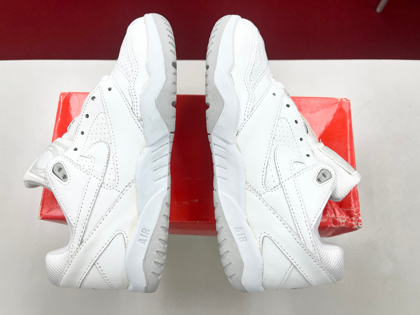 SZ 7.5 Men. 1991 Nike Air Tour Challenge.
