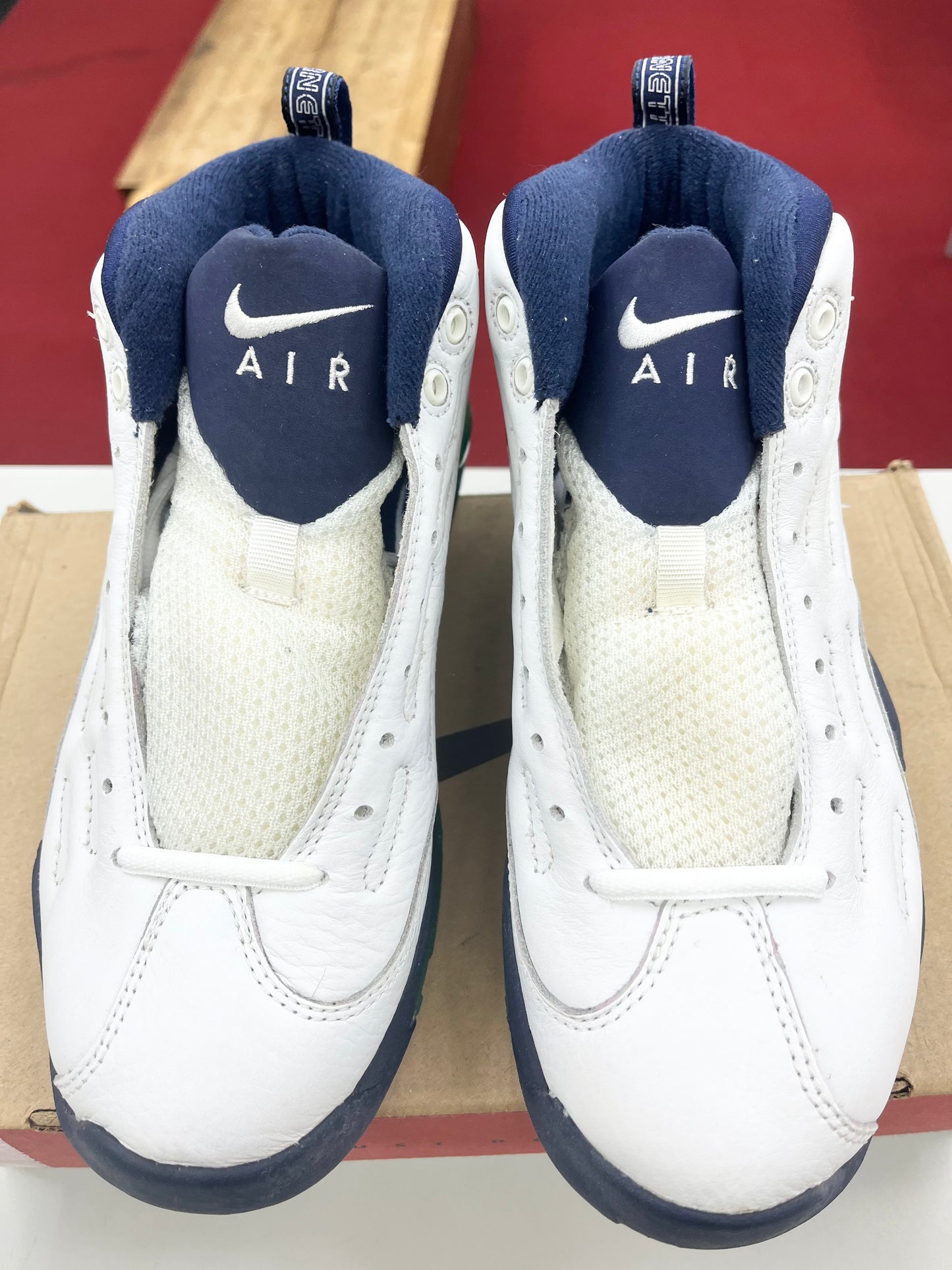 SZ 7 Men. 1998 Nike Air Garnett.