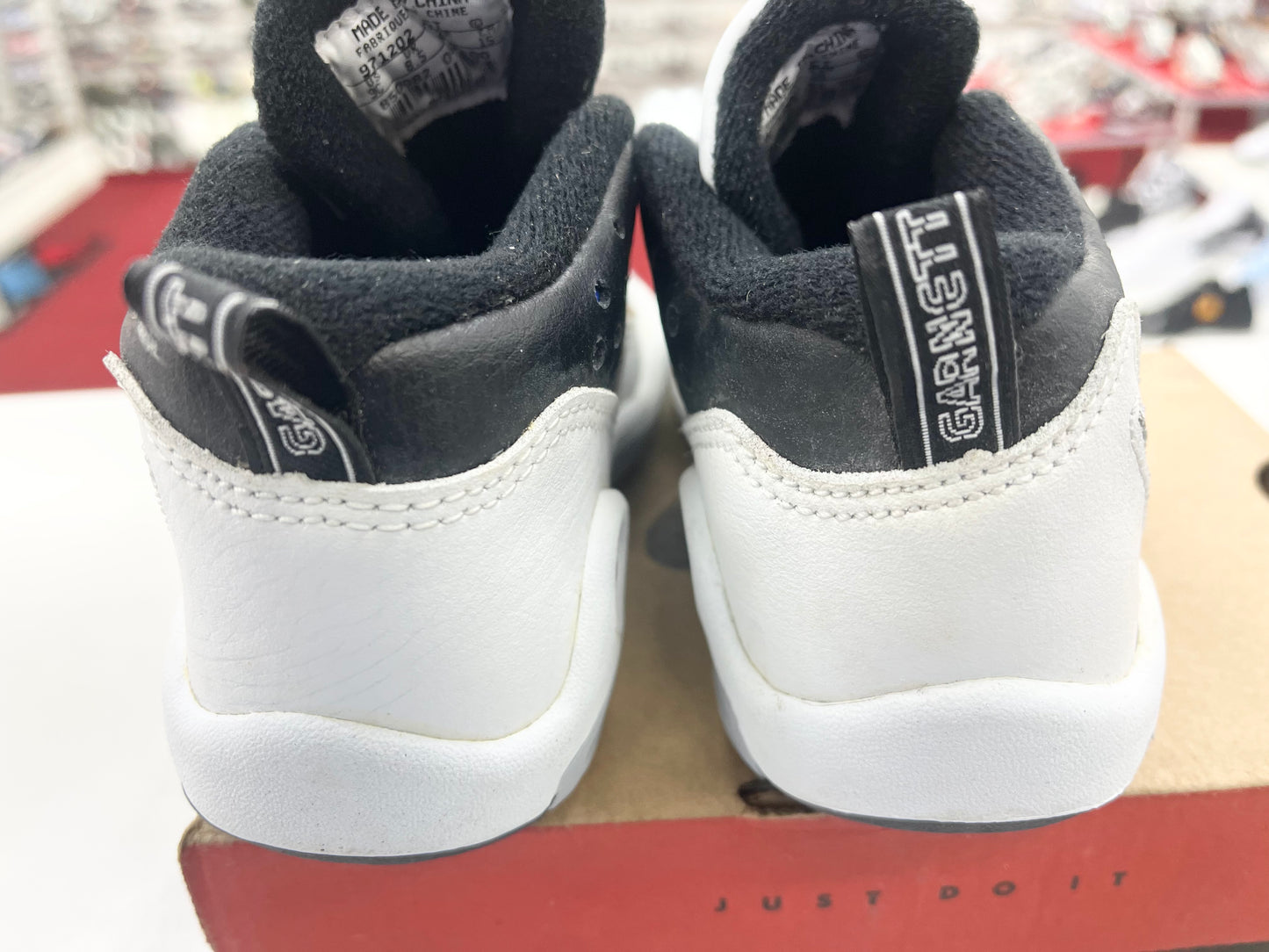 SZ 9C. 1997 Baby Nike Kevin Garnett.