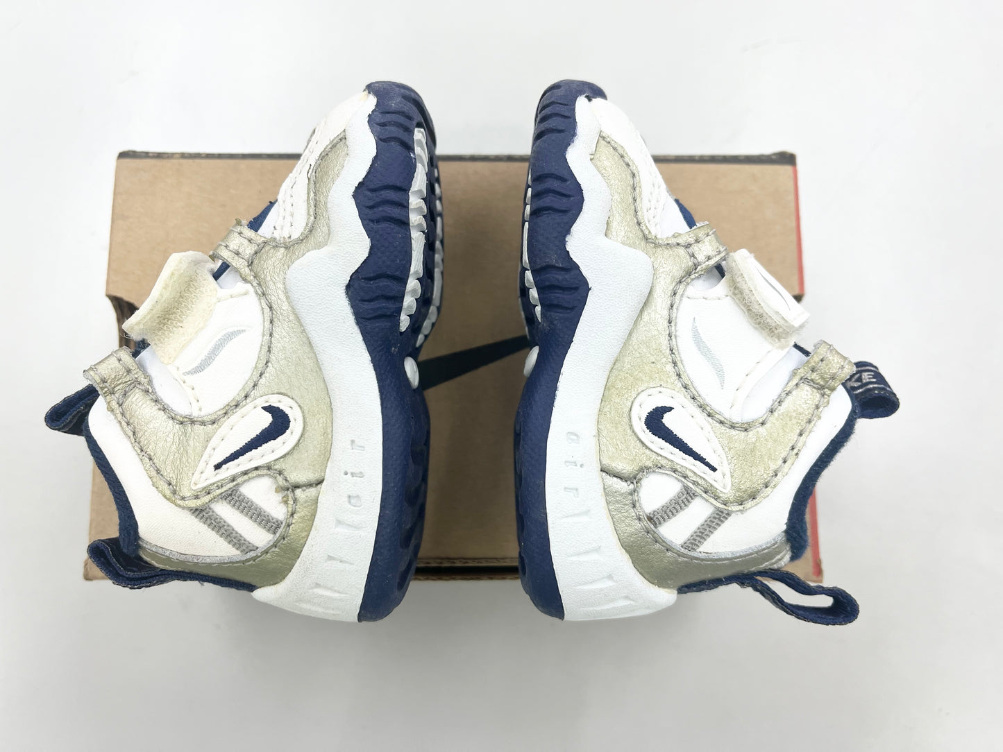 SZ 2C. 1997 Baby Nike Diamond Turf Deion Sanders.