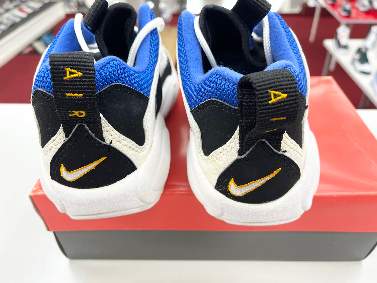 SZ 7 Men. 1995 Nike Air Lambaste.