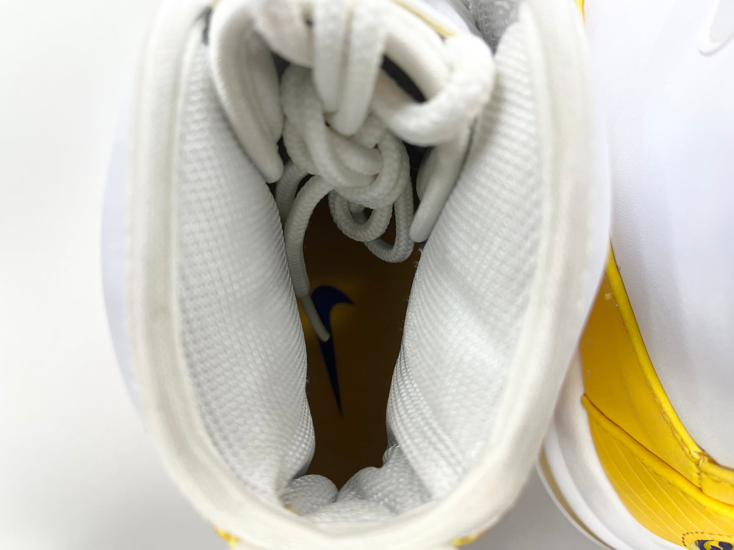 SZ 9.5 Men. 2019 Nike Air Max Uptempo 95 Lakers.