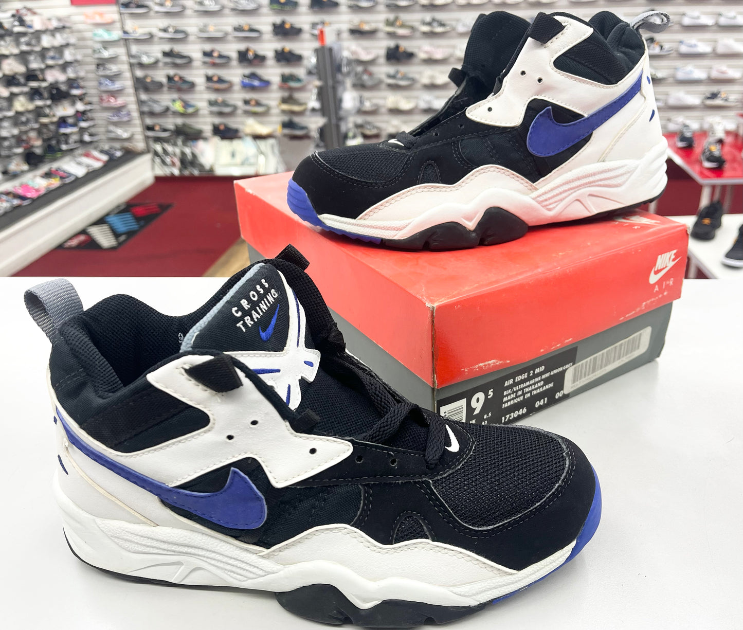 SZ 9.5 Men. 1994 Nike Air Edge 2 Mid Royals.