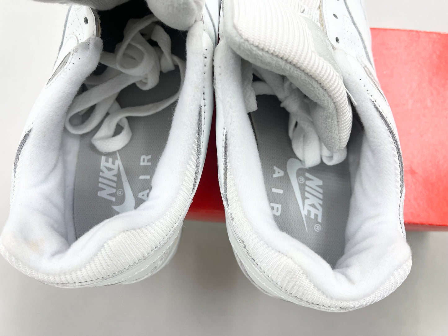 SZ 9 Men. 1991 Nike Air Tour Challenge.