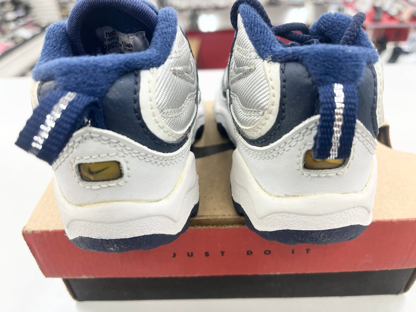 SZ 5C. 1998 Baby Nike Speed Flash Deion Sanders.