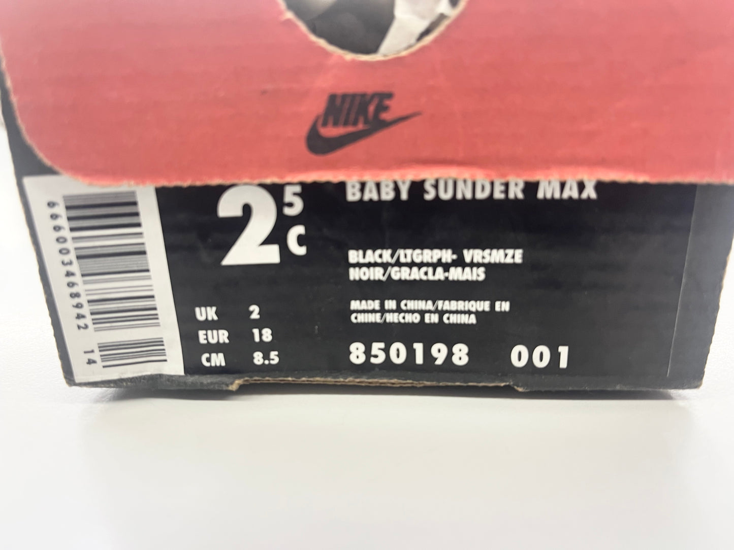 SZ 2.5C. 1999 Baby Nike Sunder Max.