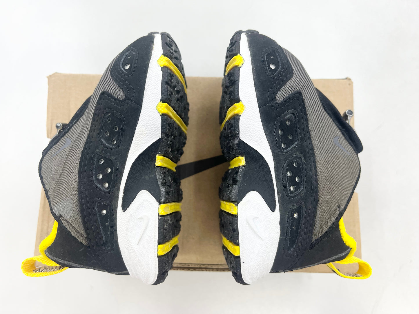 SZ 2.5C. 1999 Baby Nike Sunder Max.