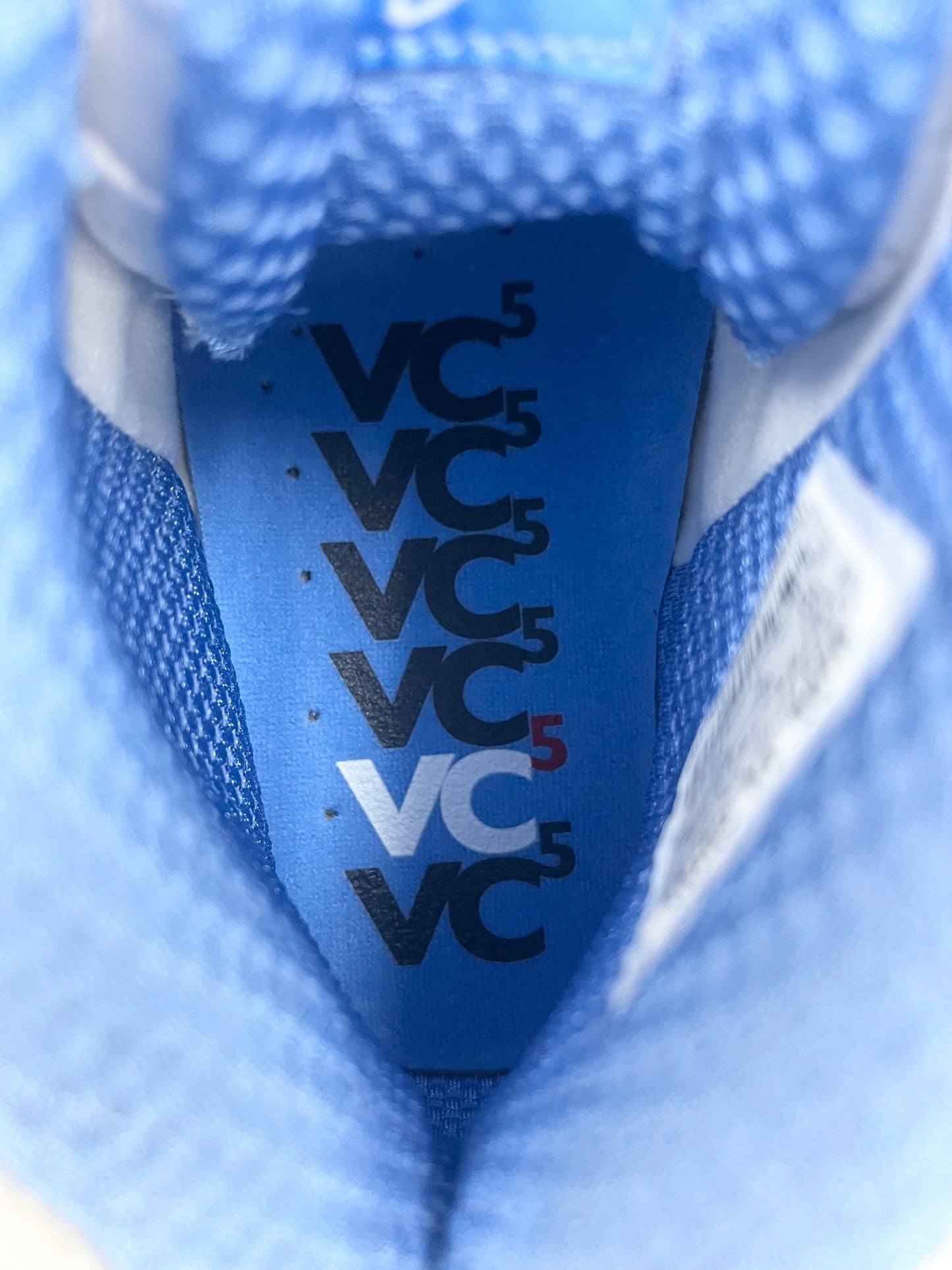 SZ 10 Men. 2005 Nike Shox Vince Carter V.