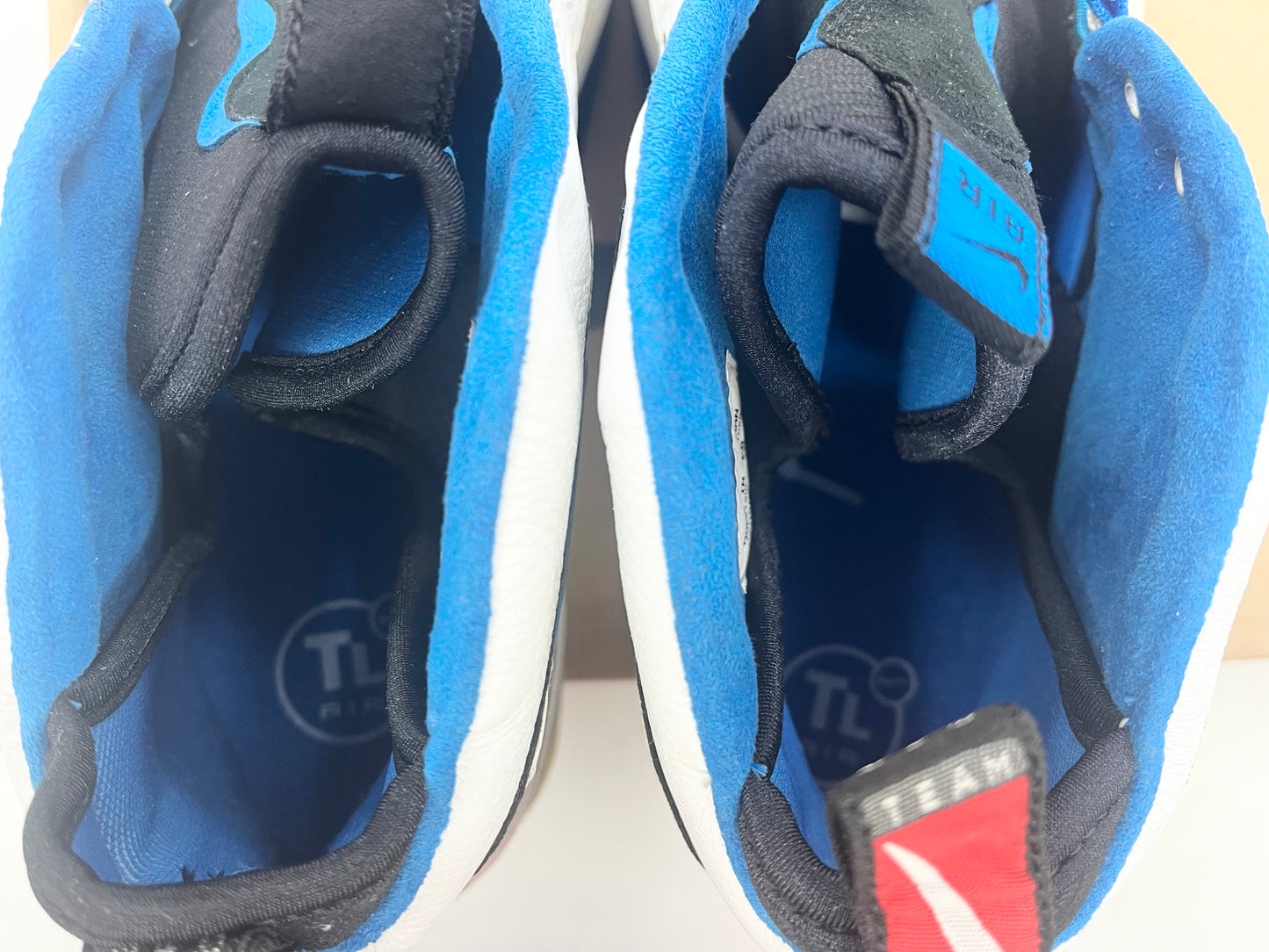 SZ 12 Men. 1998 Nike Total Air Bus aka Jerome Bettis.