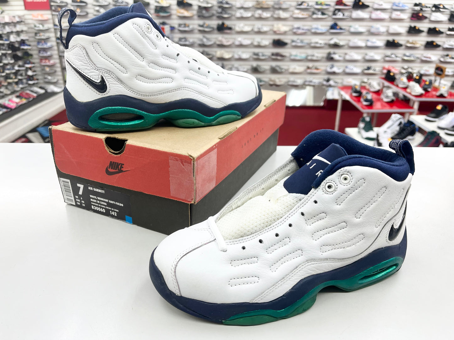 SZ 7 Men. 1998 Nike Air Garnett.