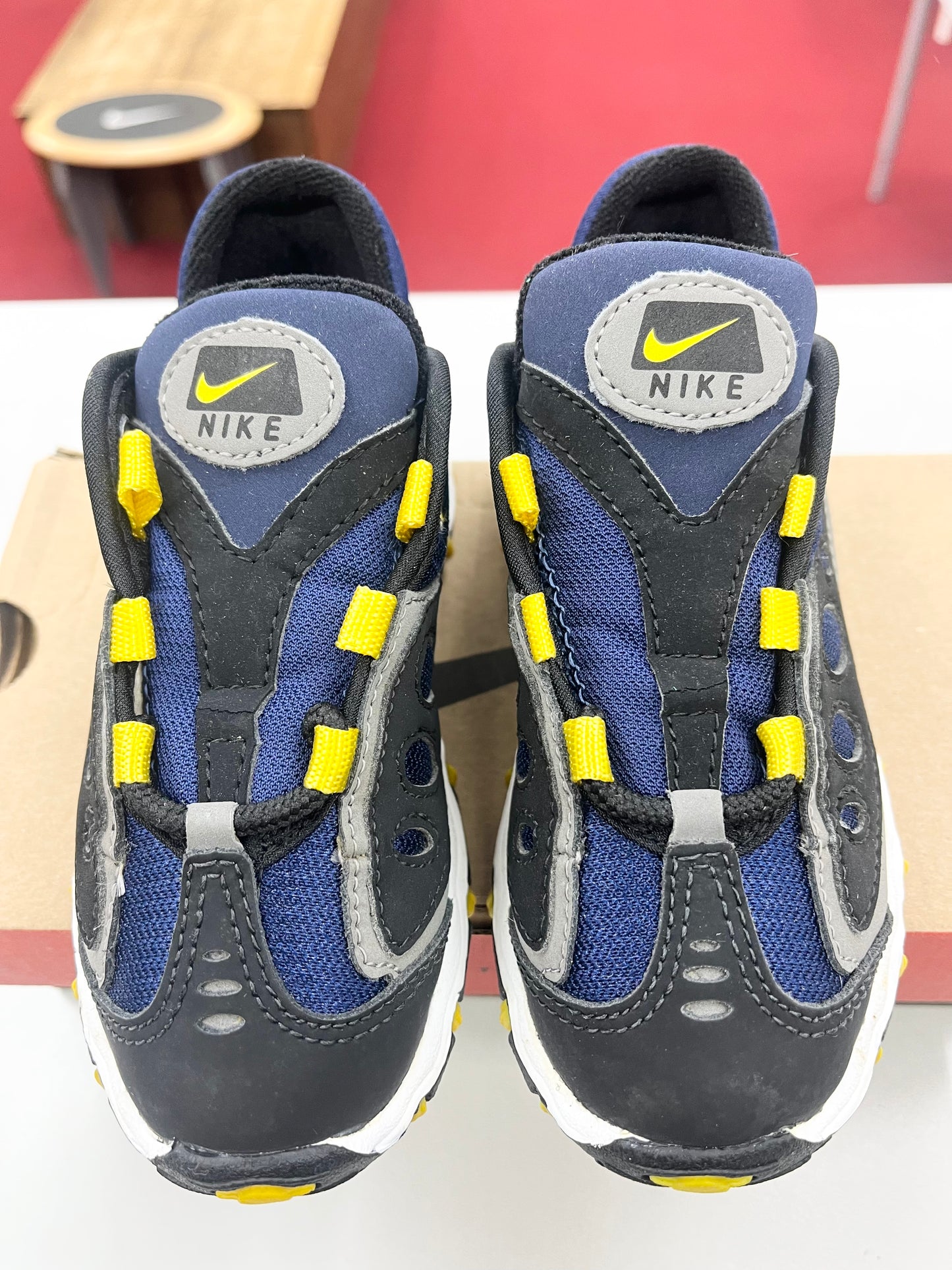 1997 Kid Nike Sunder Low Navy Maize.