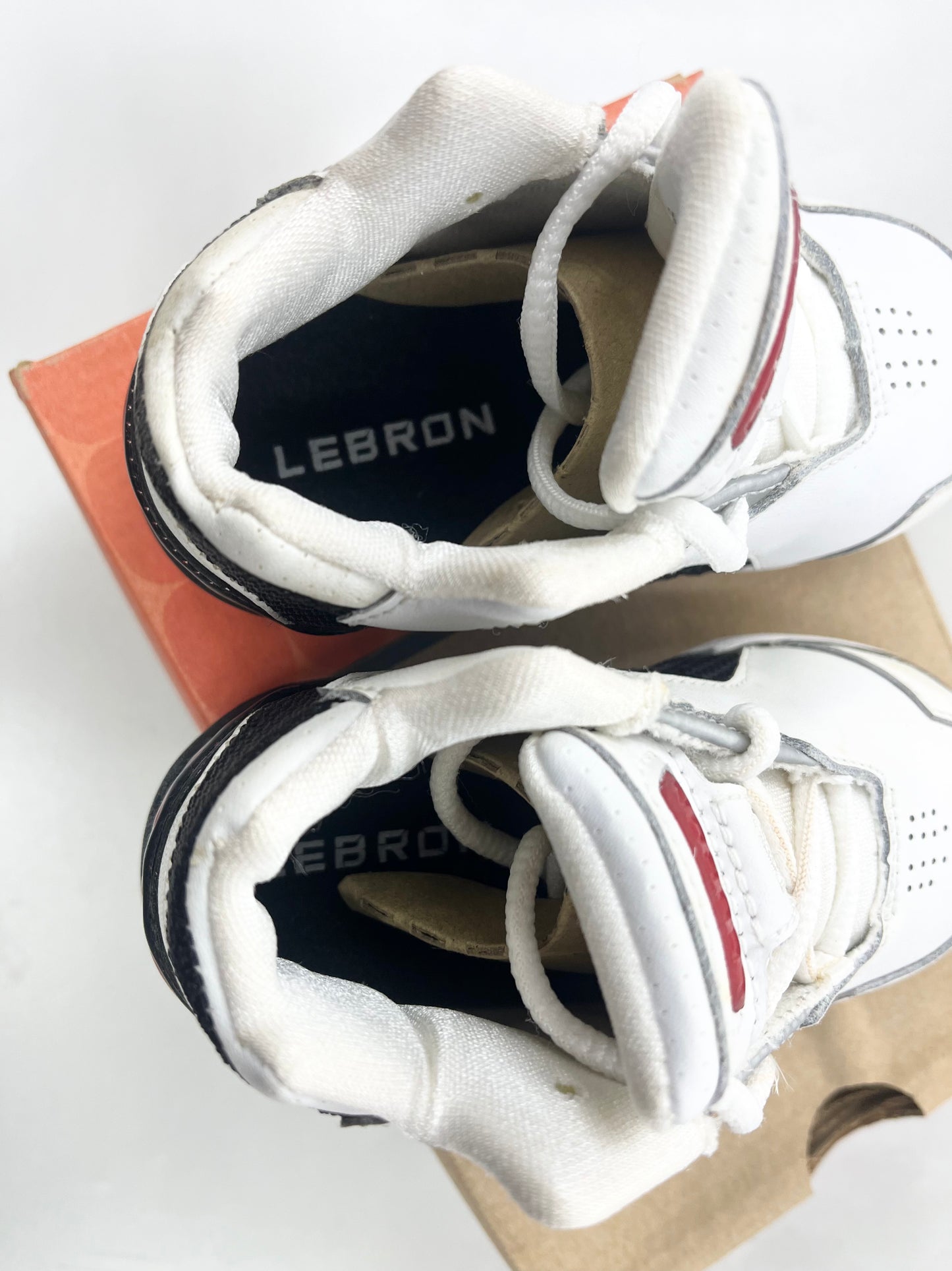 SZ 6C. 2003 Baby Nike Lebron 1.
