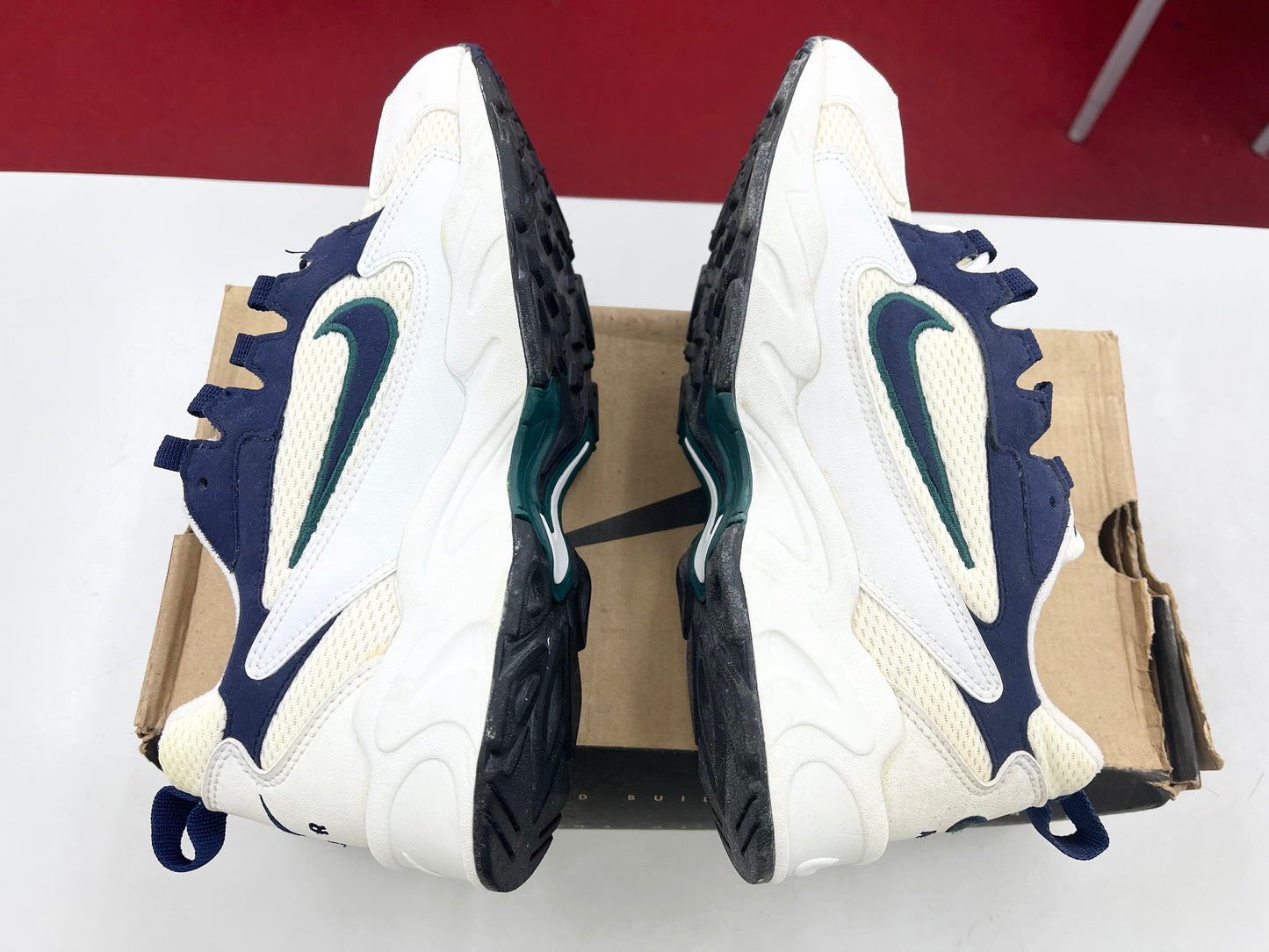 SZ 9 Men. 1996 Nike Air Contrail White Teal.