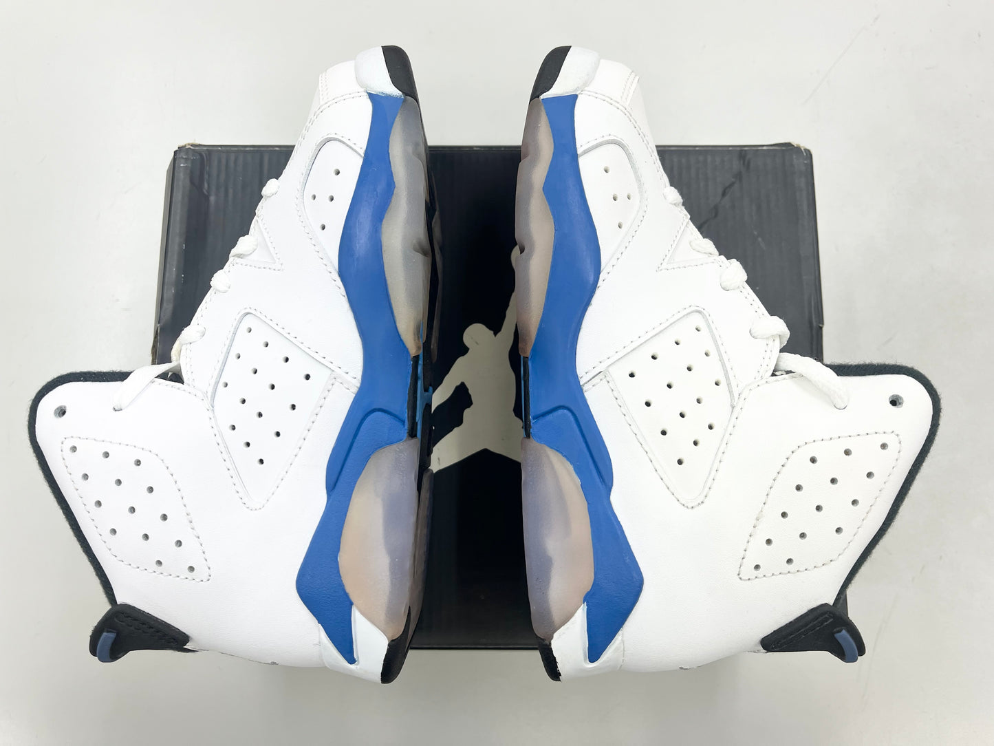 SZ 13.5C. 2015 Kids Jordan VI Retro Sport Blue.