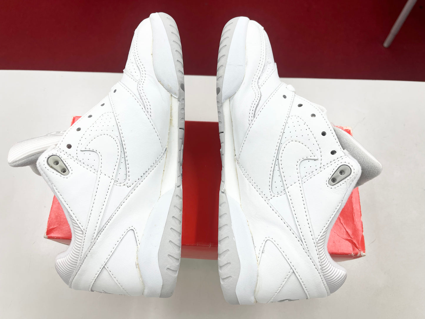 SZ 9 Men. 1991 Nike Air Tour Challenge.