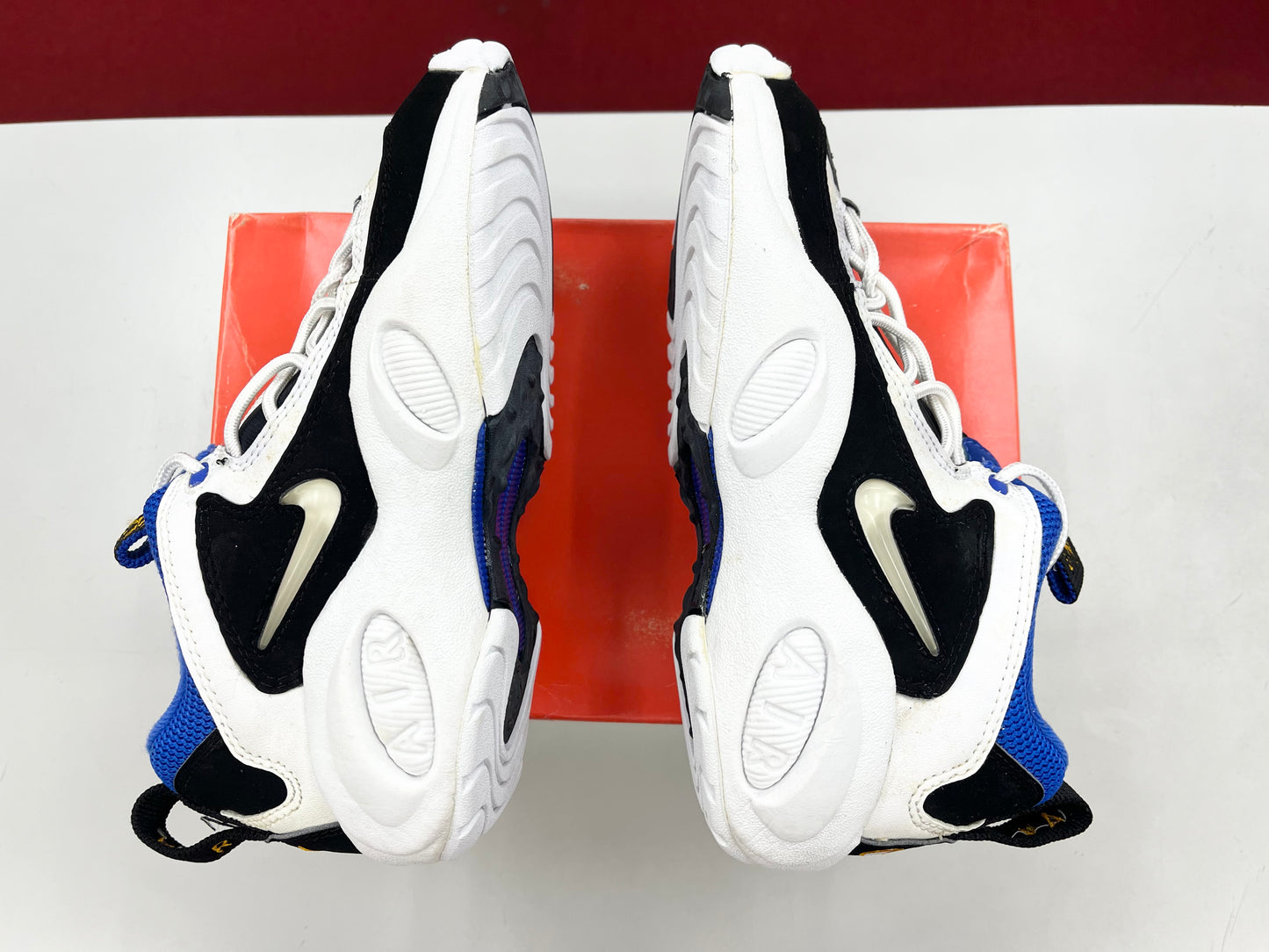 SZ 7 Men. 1995 Nike Air Lambaste.