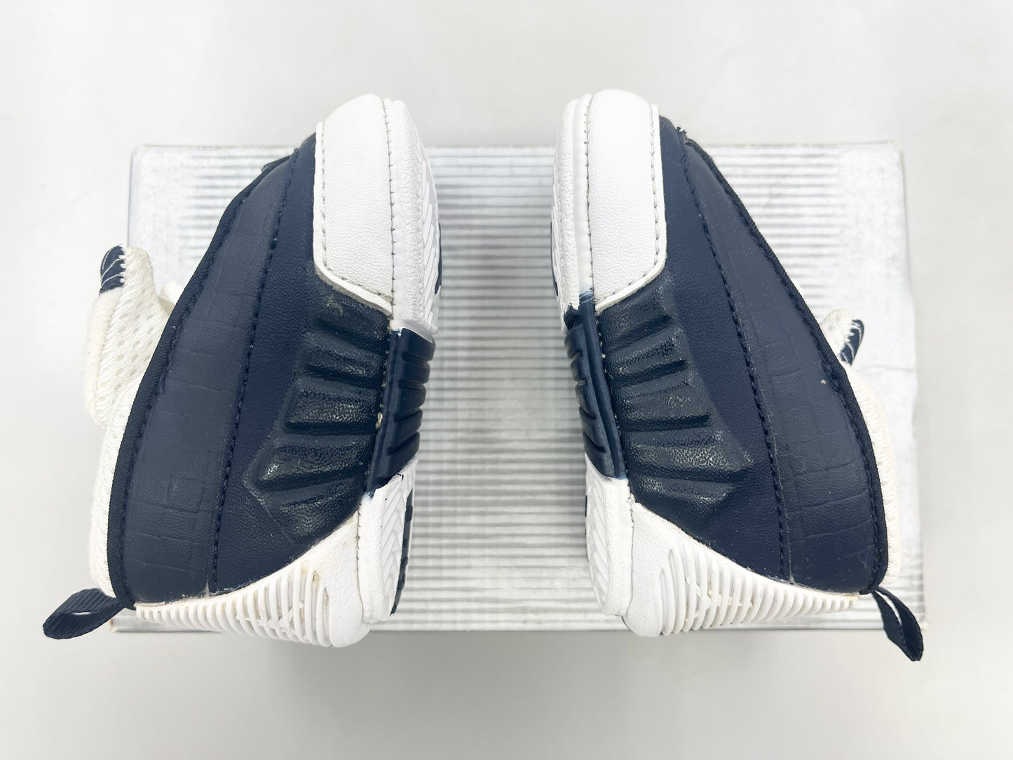 SZ 1C. 2000 Baby Jordan XV Obsidian.