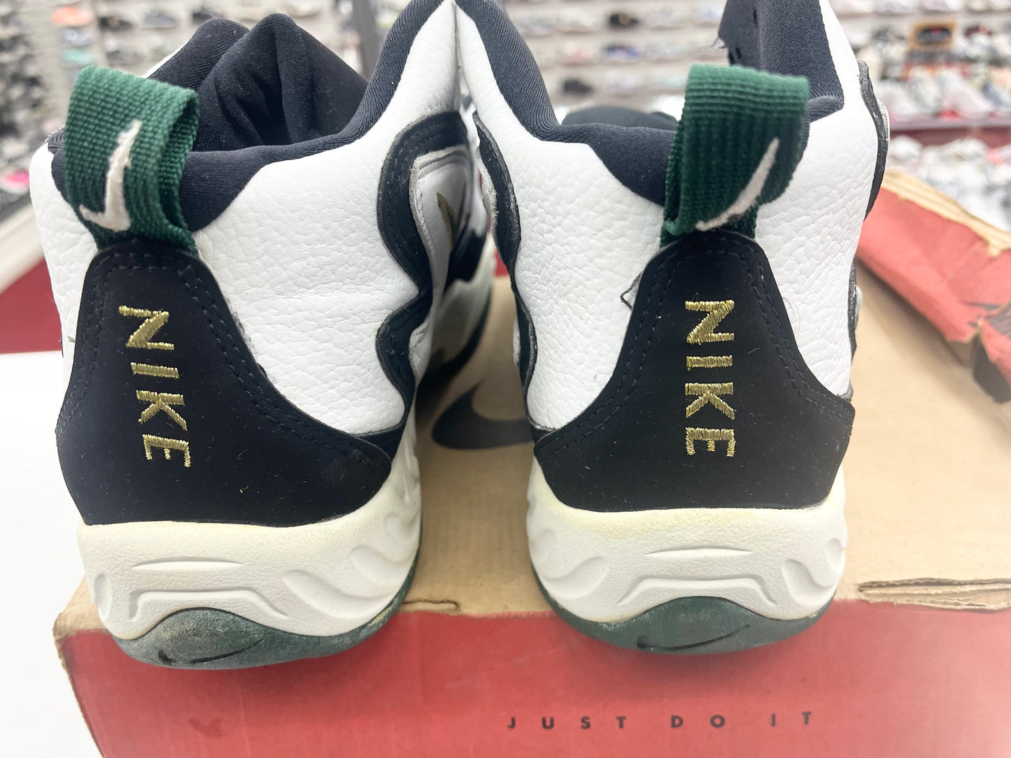 SZ 12 Men. 1997 Nike Air Winged Flight.