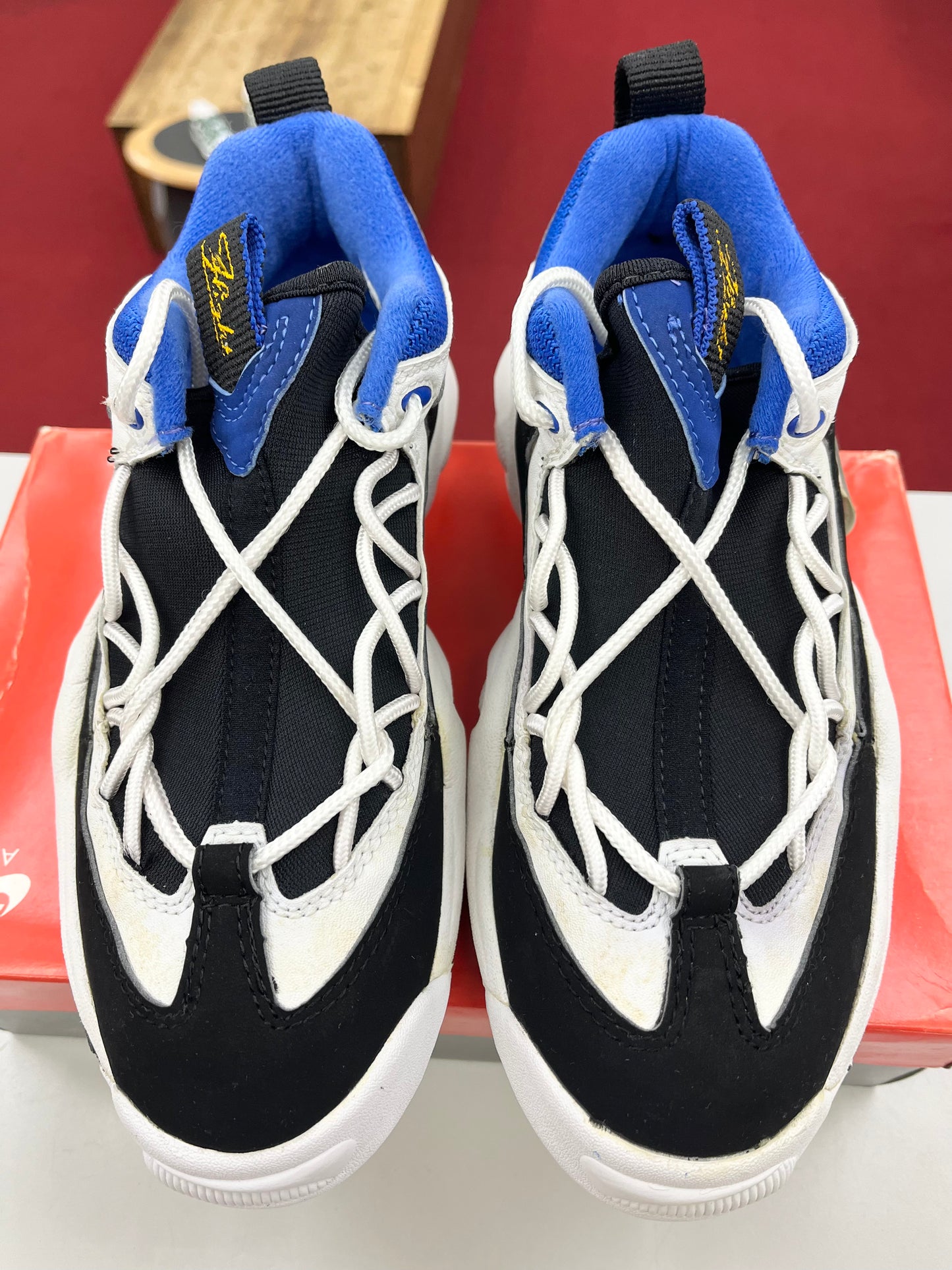 SZ 7 Men. 1995 Nike Air Lambaste.