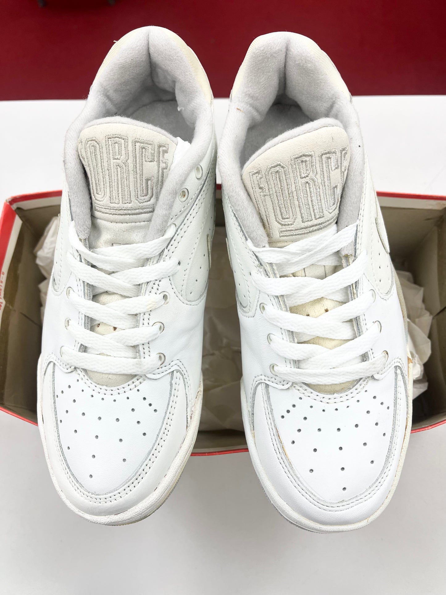 SZ 7 Men. 1991 Nike Court Force Low.