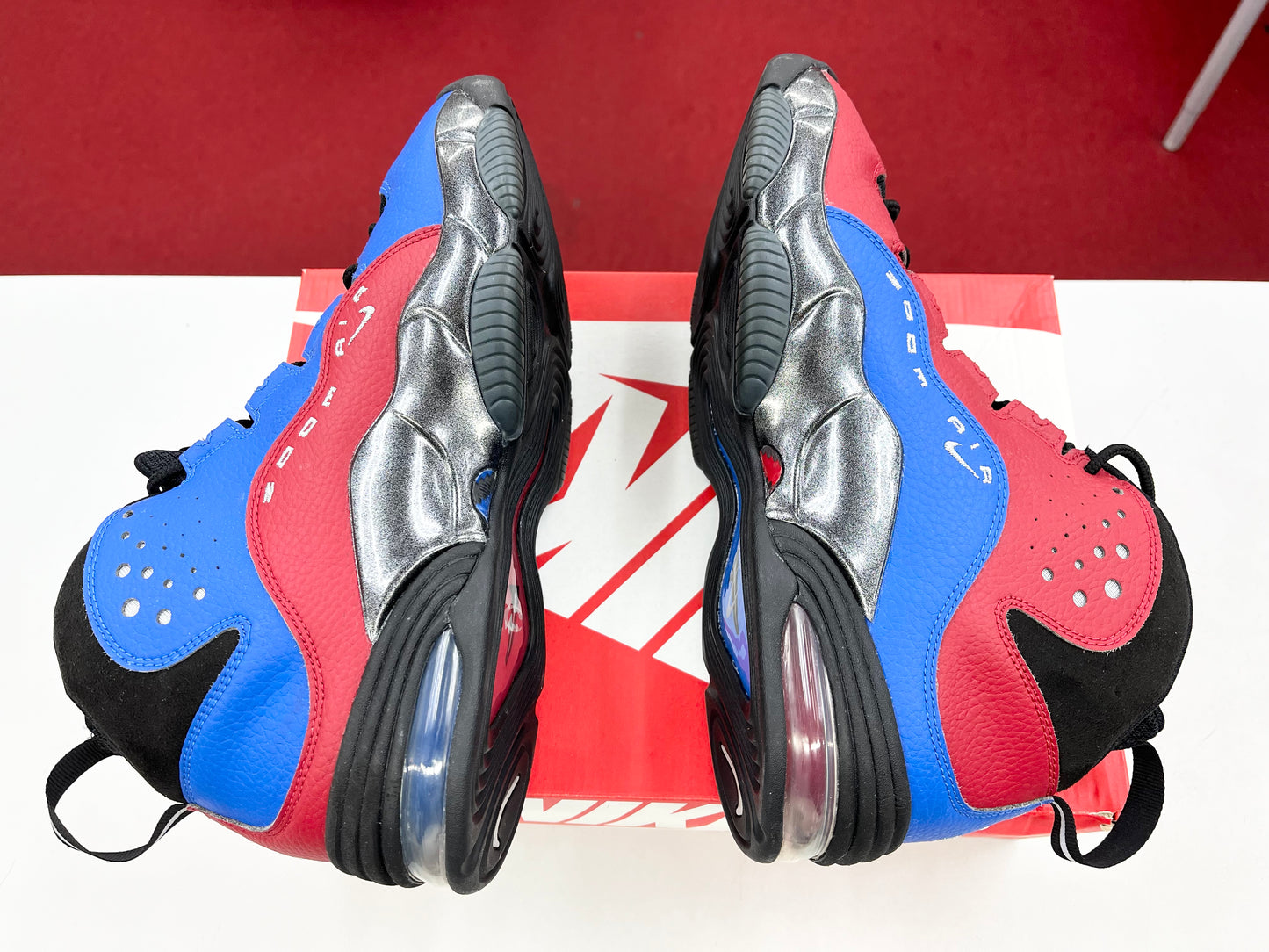 SZ 9 Men. PreOwned 2022 Nike Air Penny III.