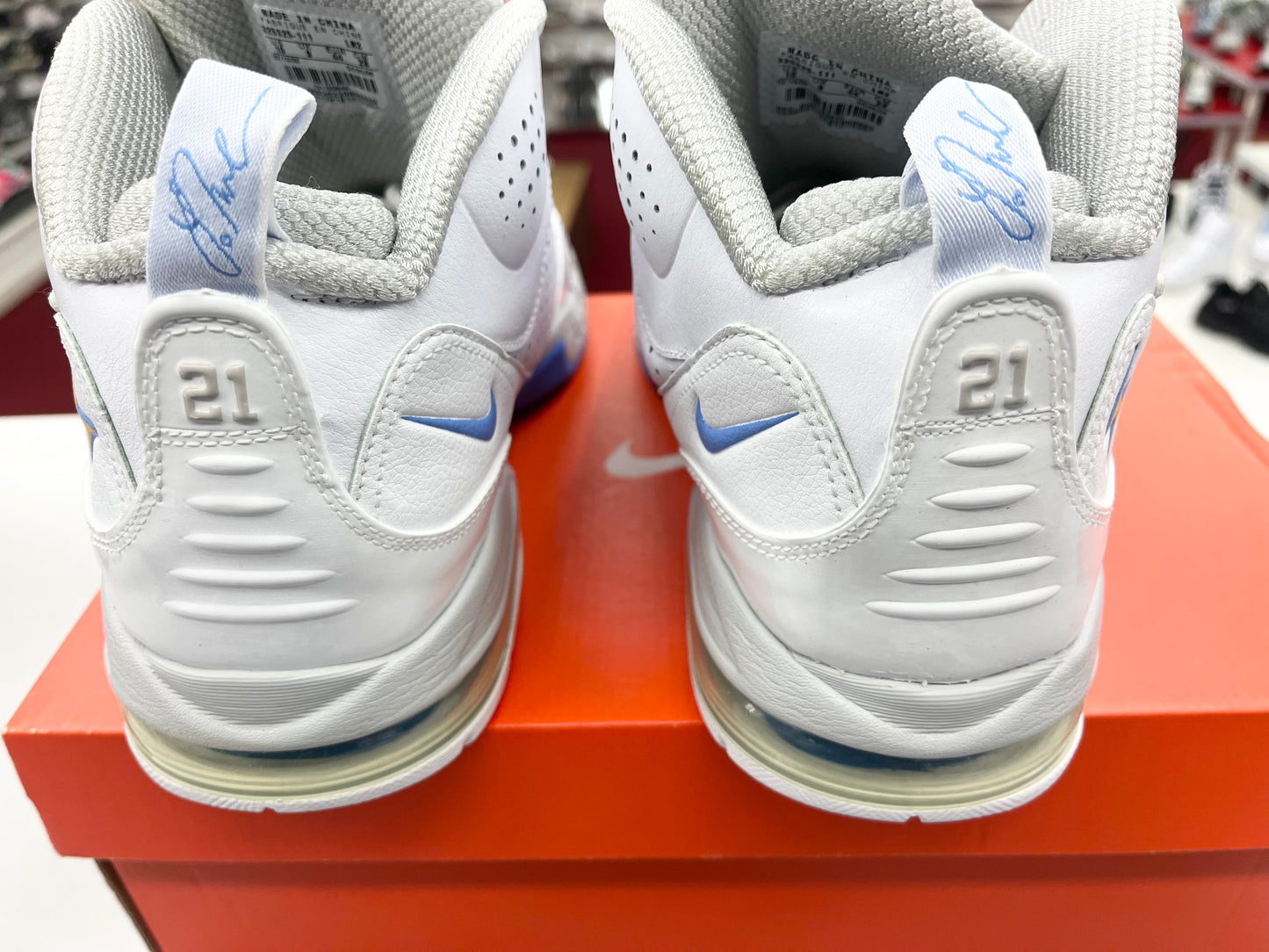 SZ 10 Men. 2009 Nike Air Max LaDainian Tomlinson.
