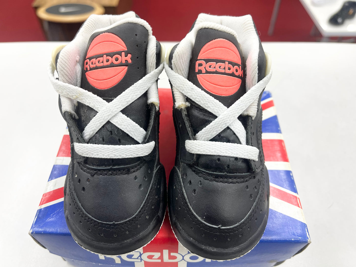 SZ 4.5C. 90’s Baby Reebok Pump Three Pointer.