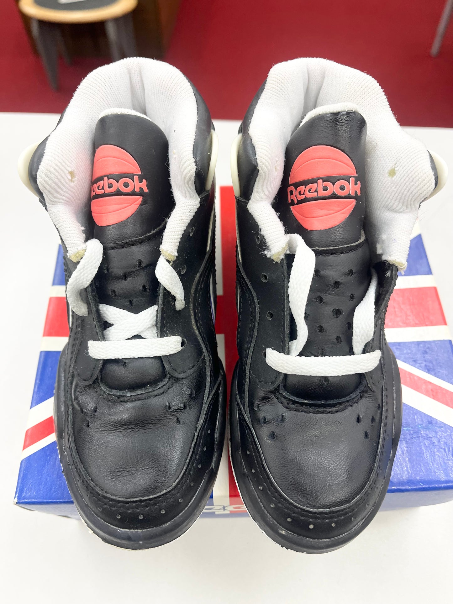 SZ 10C. 90’s Baby Reebok Pump Three Pointer.
