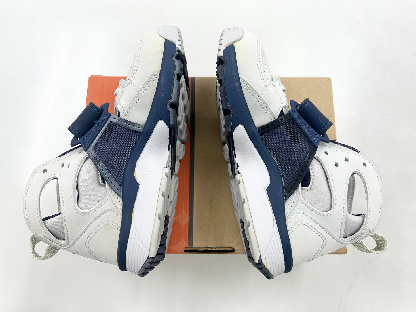 SZ 11C. 2004 Kid Nike Trainer Huarache.