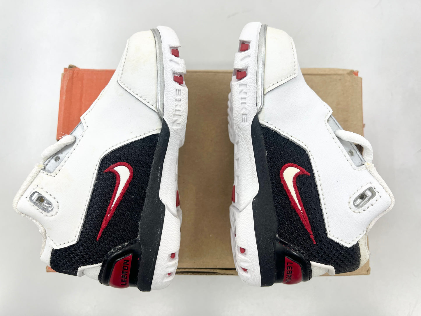 SZ 6C. 2003 Baby Nike Lebron 1.