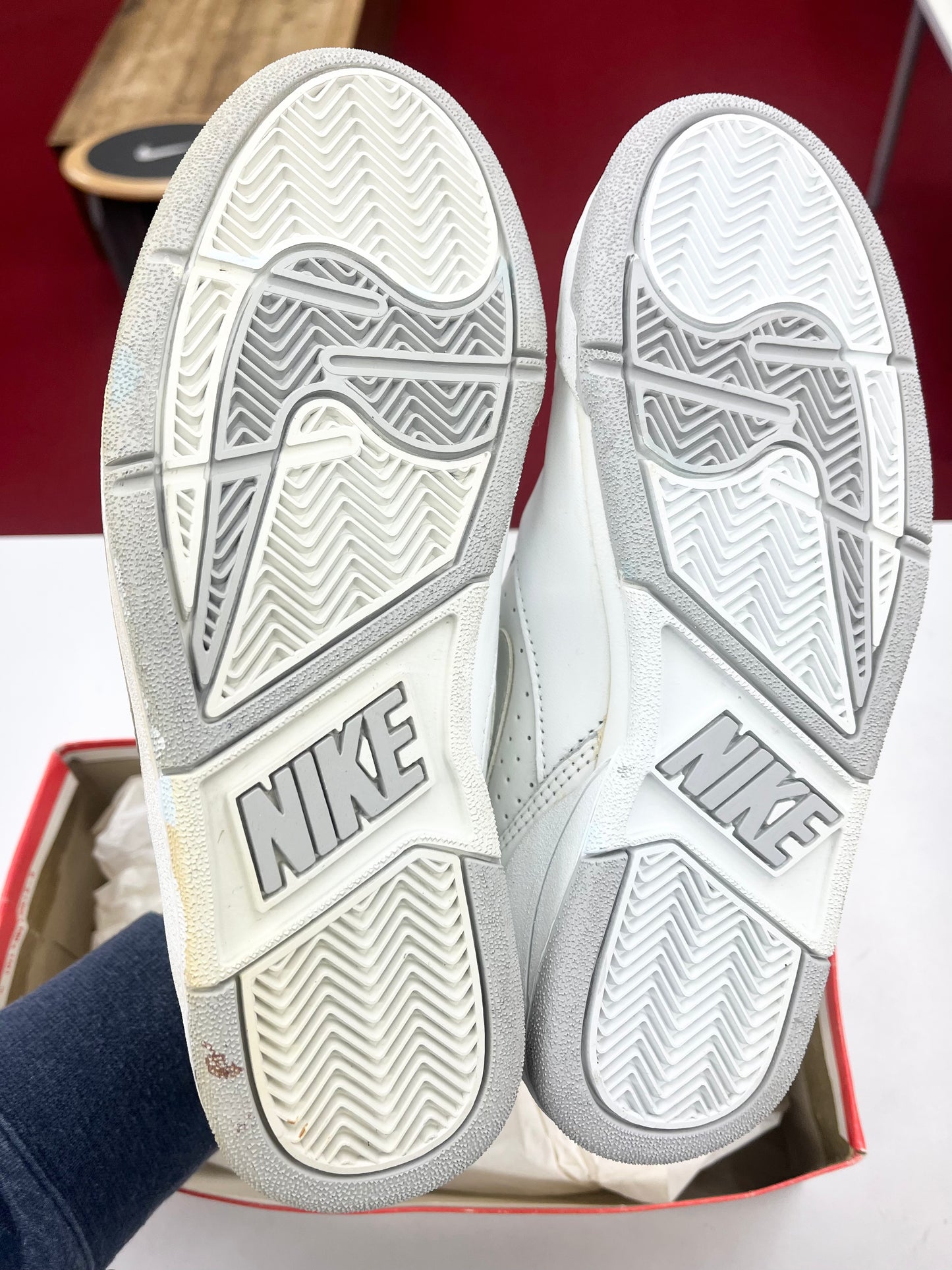 SZ 7 Men. 1991 Nike Court Force Low.