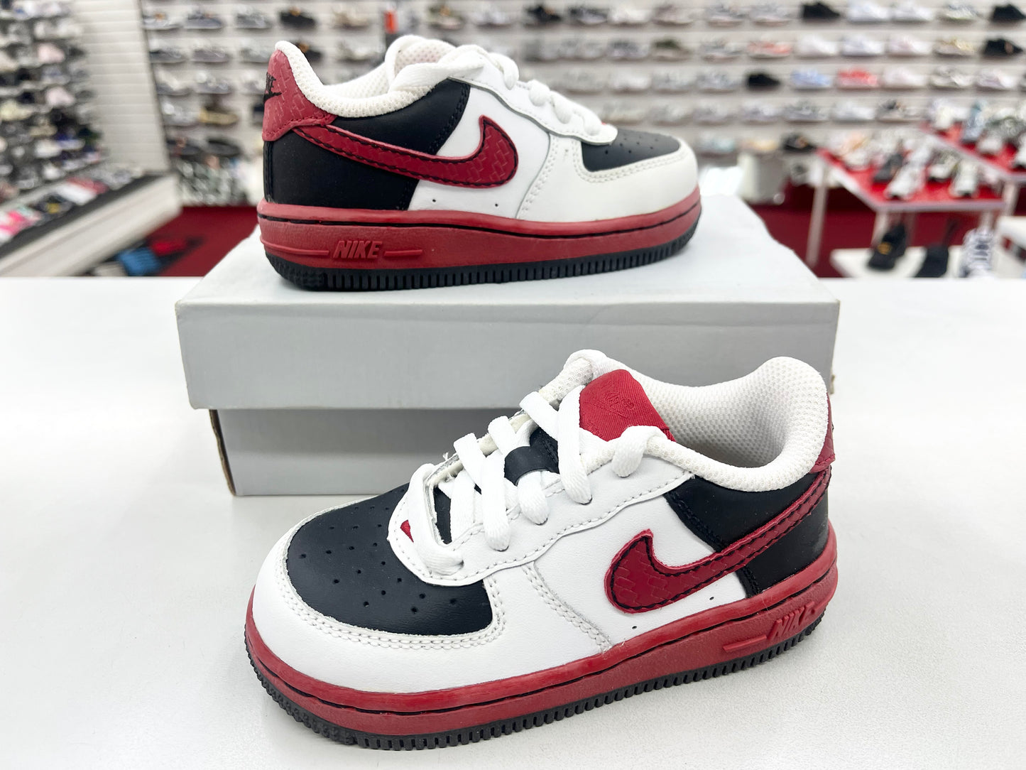 2007 Baby Nike AF1 Low Red/Black.