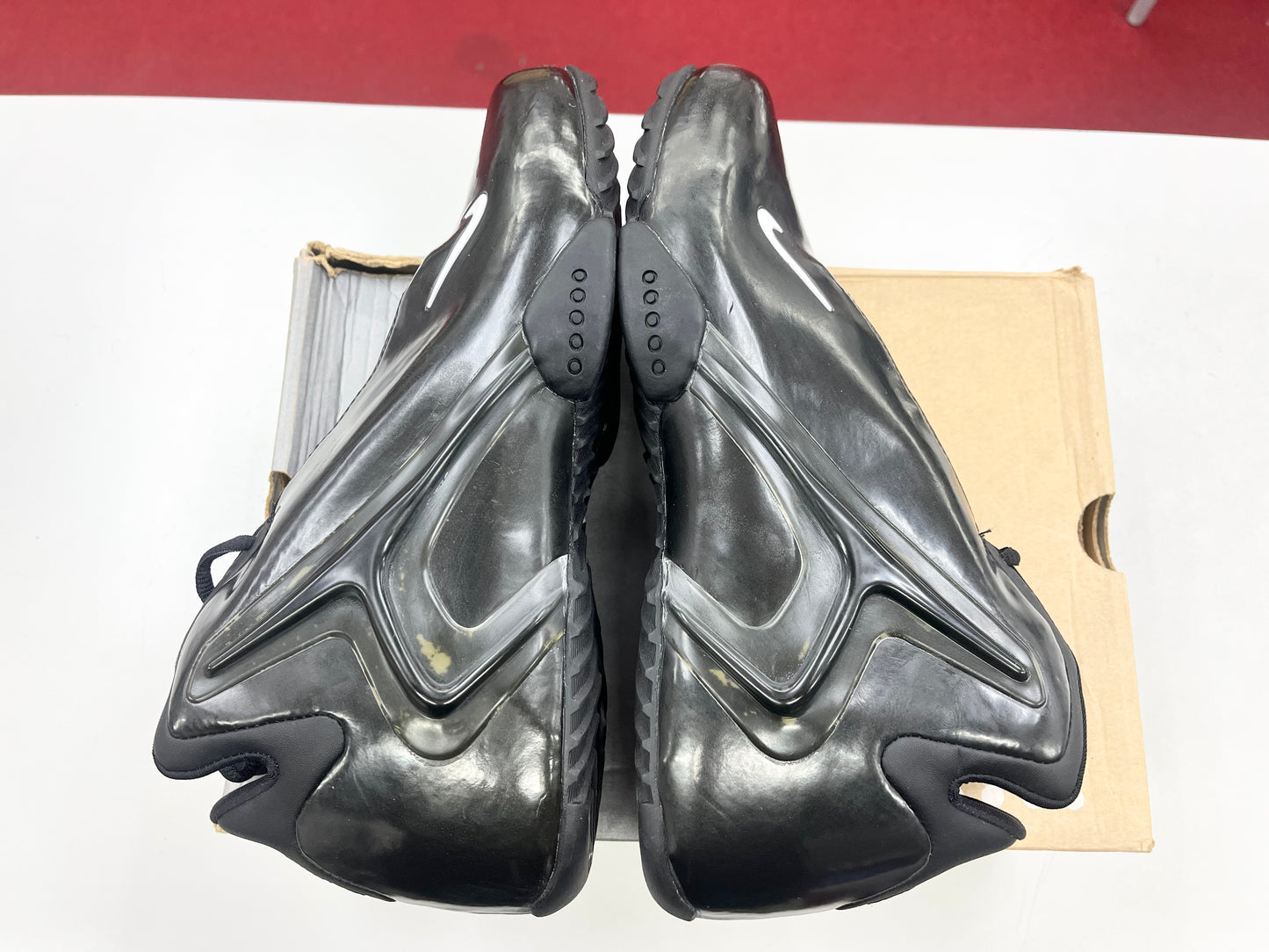 SZ 11.5 Men. 2001 Nike Air Hyper Flight.