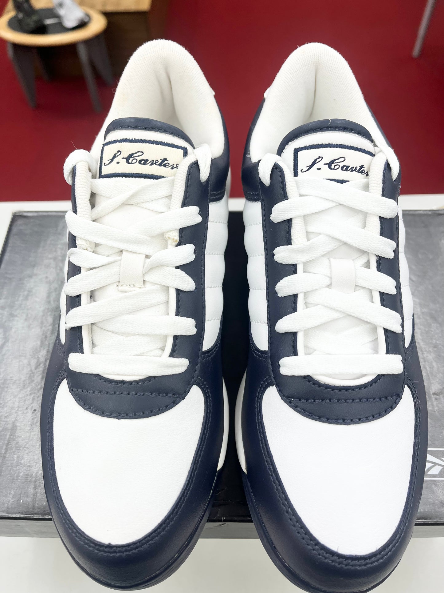 SZ 4.5Y. Kids Reebok S. Carter Bball Low Navy.