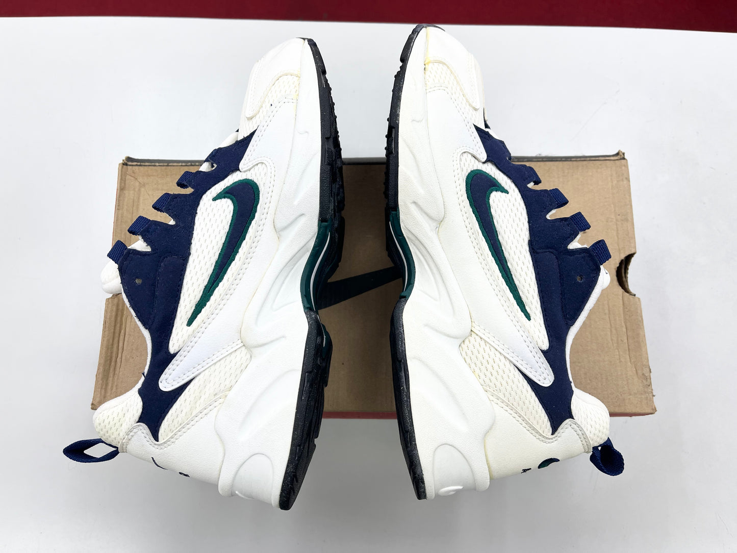 SZ 9.5 Men. 1996 Nike Air Contrail White Teal.