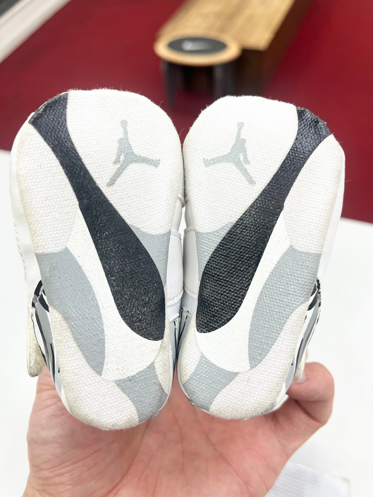 SZ 1C. 2001 Baby Jordan 8 retro low.