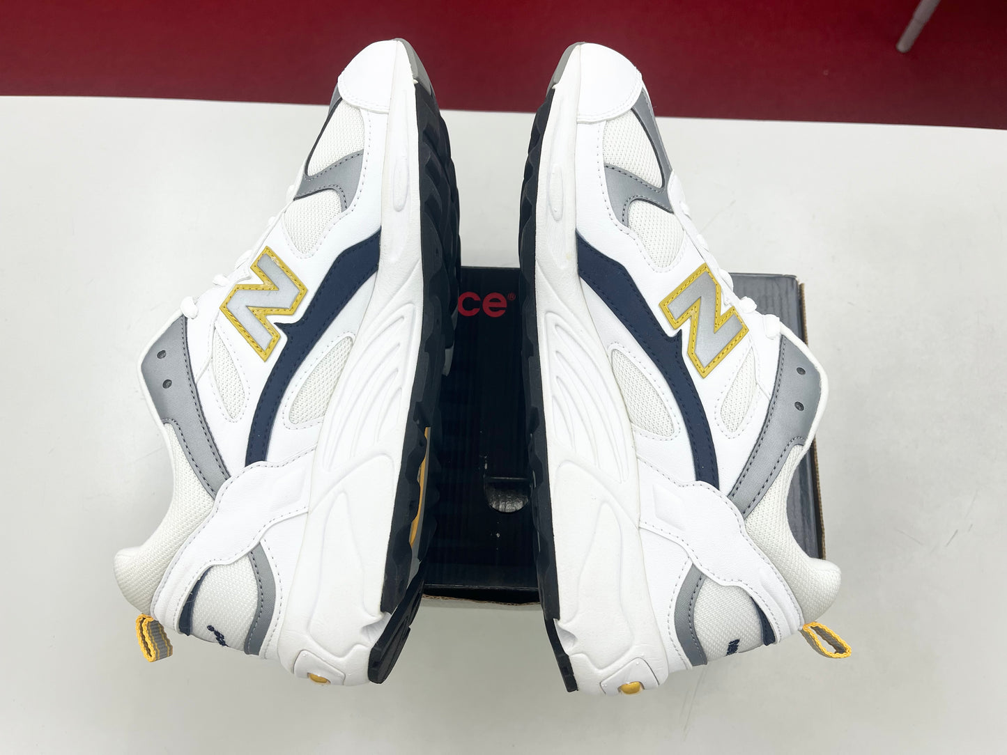 SZ: 10 Men. 90’s New Balance CM878WN white navy maize.