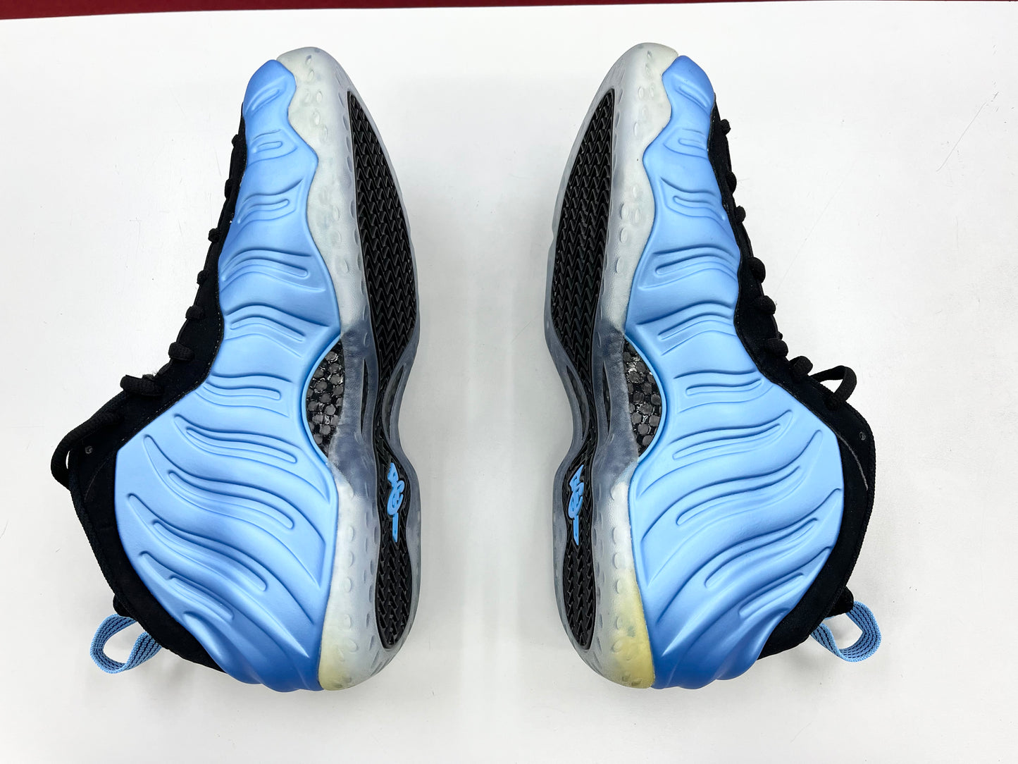 SZ 11.5 Men. 2016 Nike Foamposite One Univ. Blue.