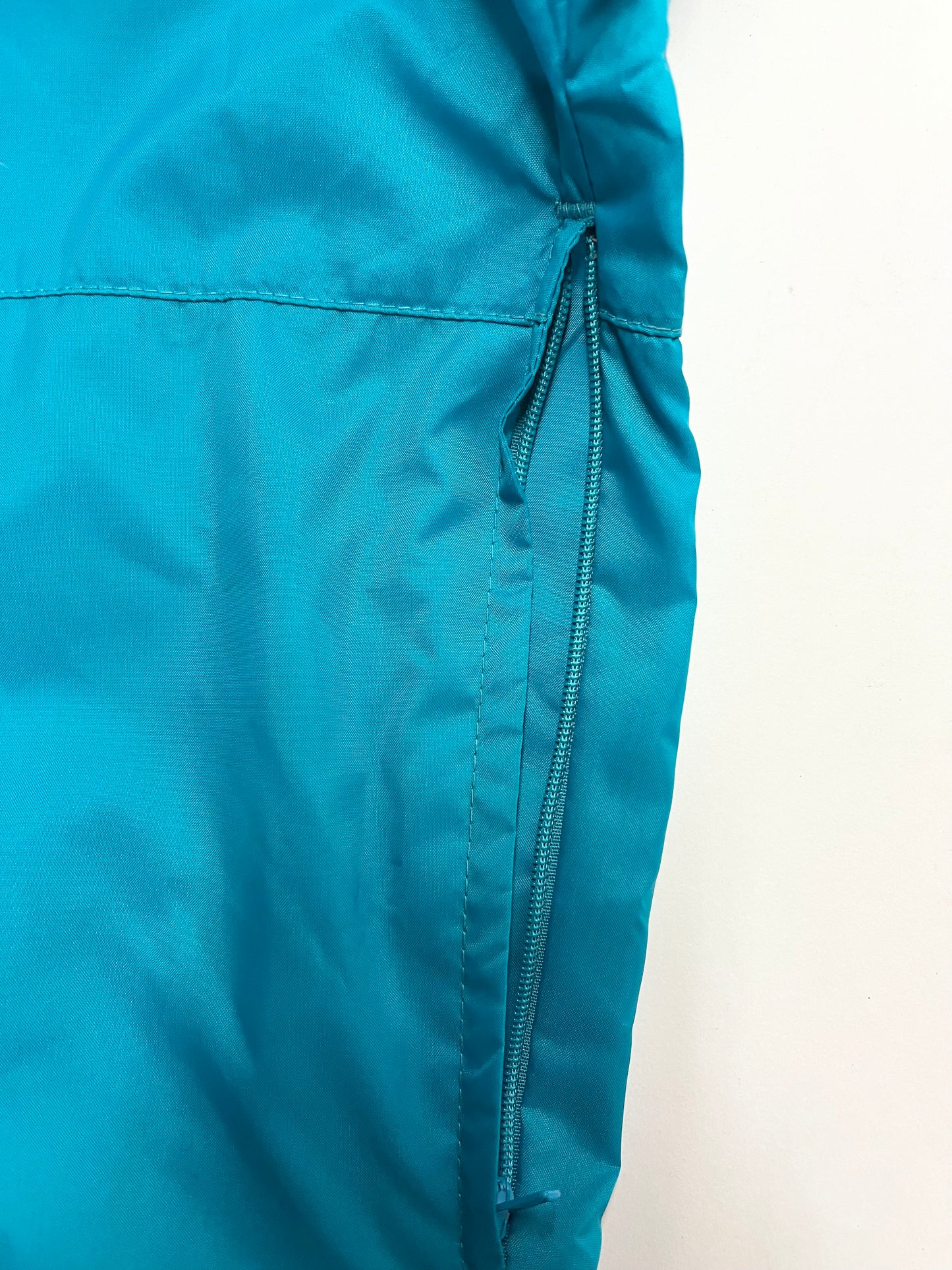 1990’s Nike Windbreaker Teal Infrared. SMALL