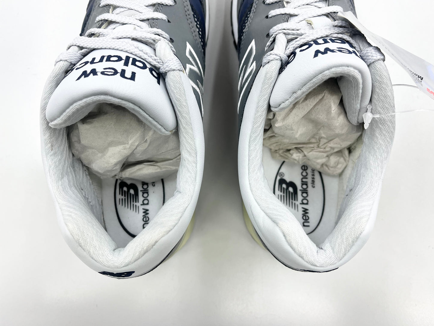 SZ 6 Men. New Balance 1500 Grey.