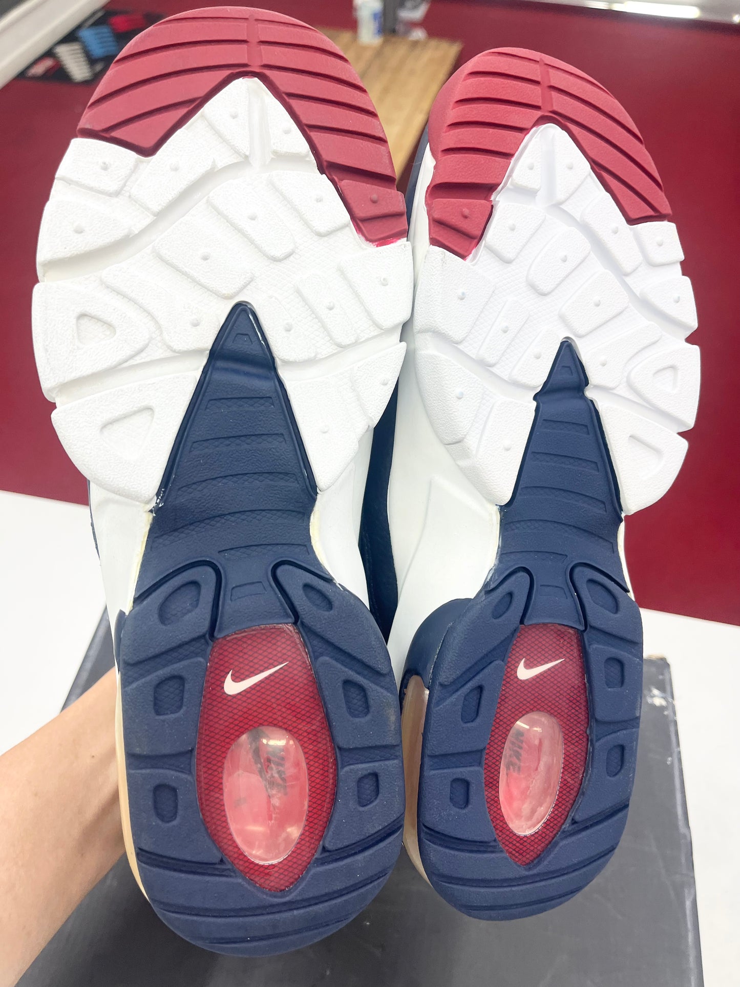 SZ 9.5 Men. 2006 Nike air trainer max 2 UTT STAR.