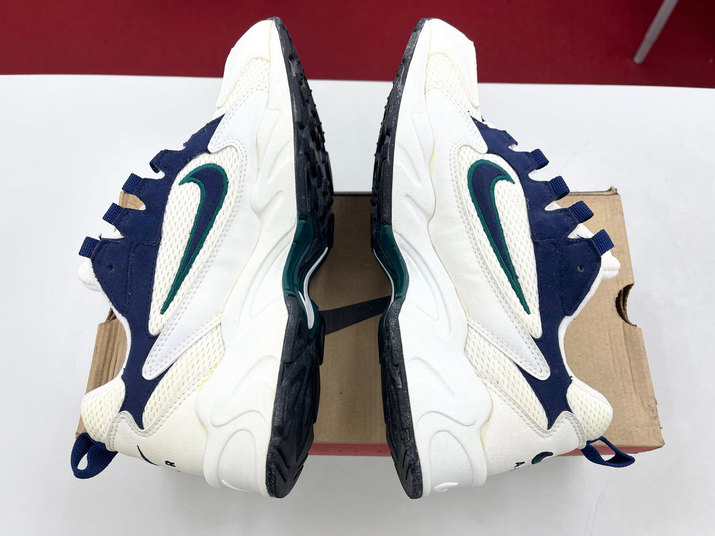 SZ 9.5 Men. 1996 Nike Air Contrail White Teal.