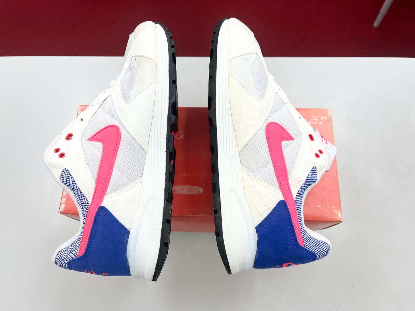 SZ 10 Men. 1990 Nike Air Apparent.