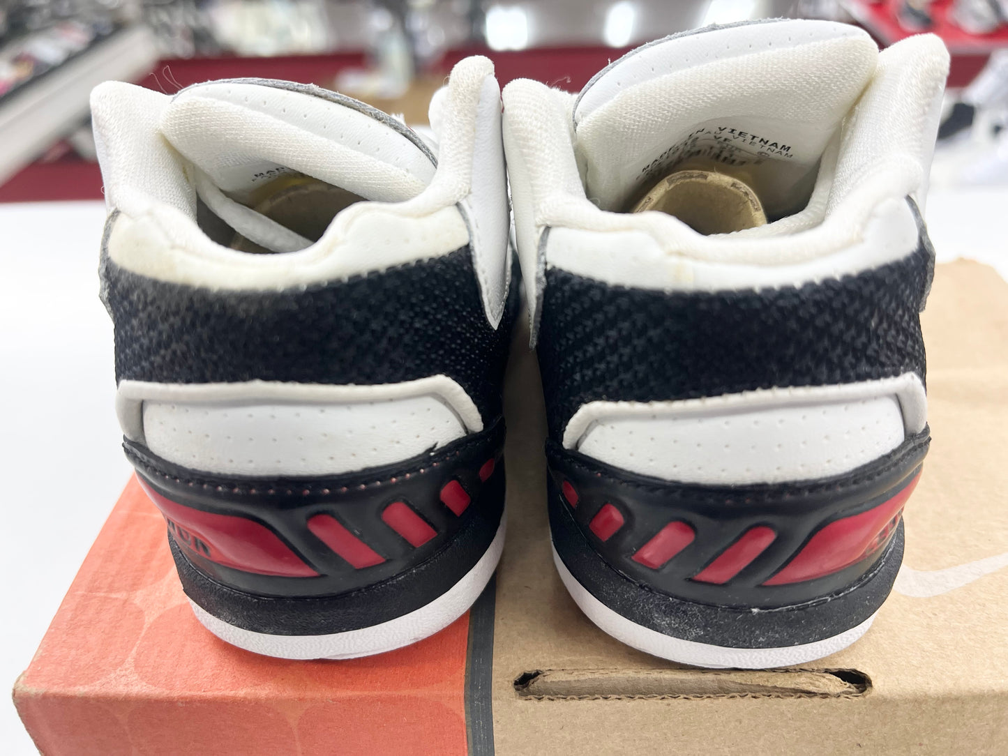 SZ 6C. 2003 Baby Nike Lebron 1.